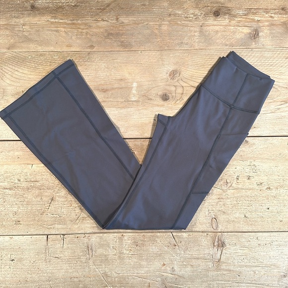 NWT- (34” TALL INSEAM)Fabletics Oasis Pureluxe HW Pocketed Kick Flare - MIDNIGHT - Picture 2 of 12